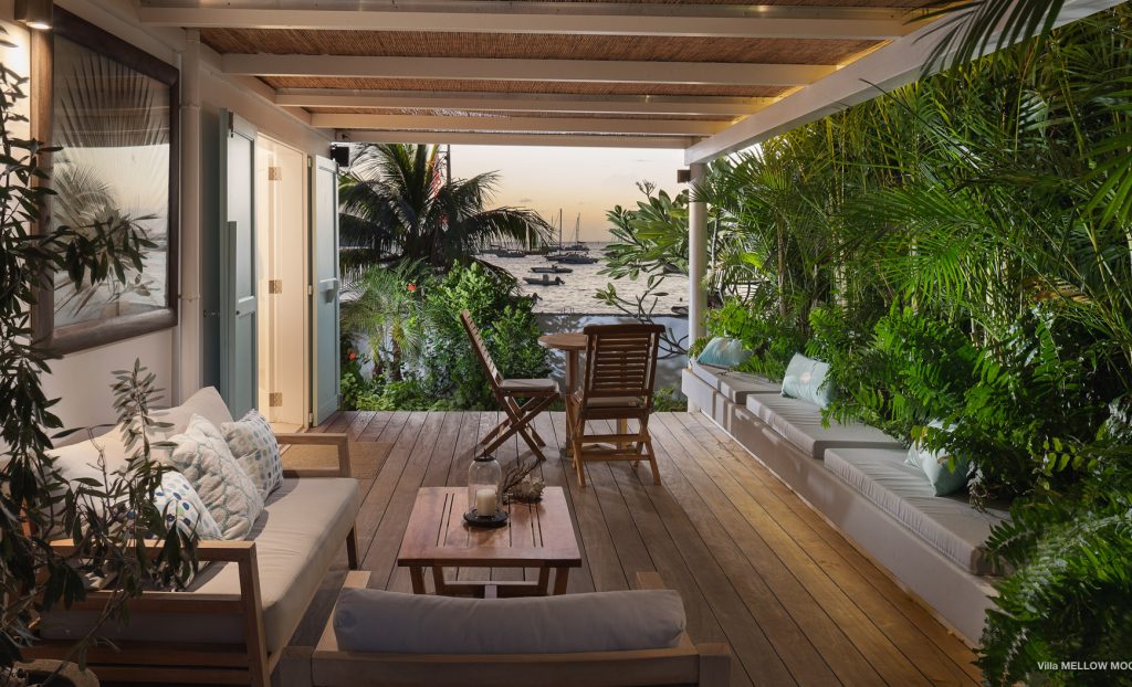 villa Mellow Mood Terrace with view on sea