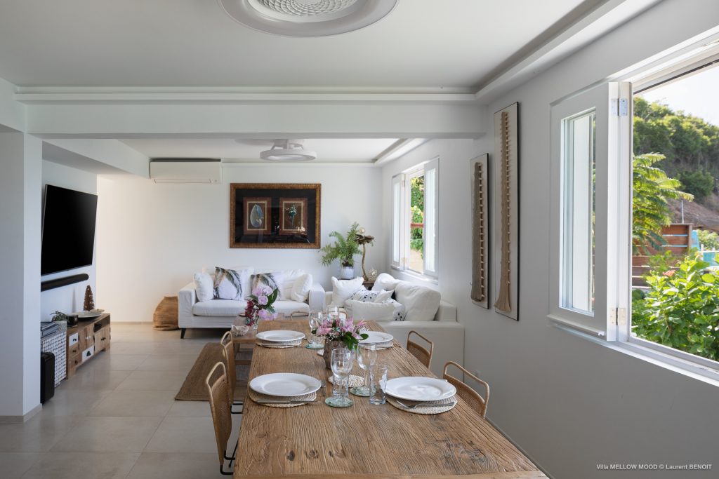 villa Mellow Mood Dinning Table